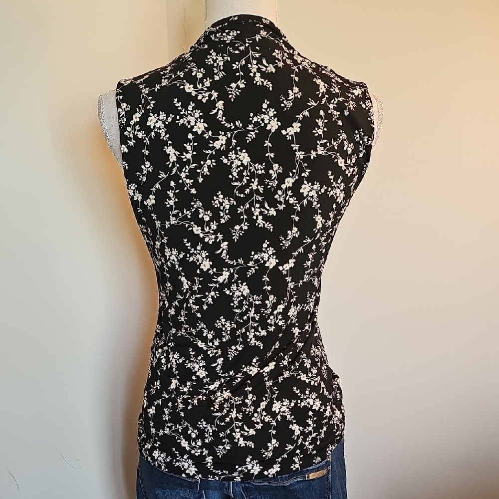 White House Black Market Black Floral Ruched Blouse - Picture 5 of 7